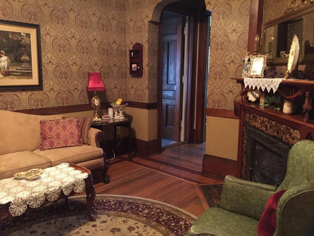 Schuster Mansion Bed & Breakfast ミルウォーキー 部屋 写真