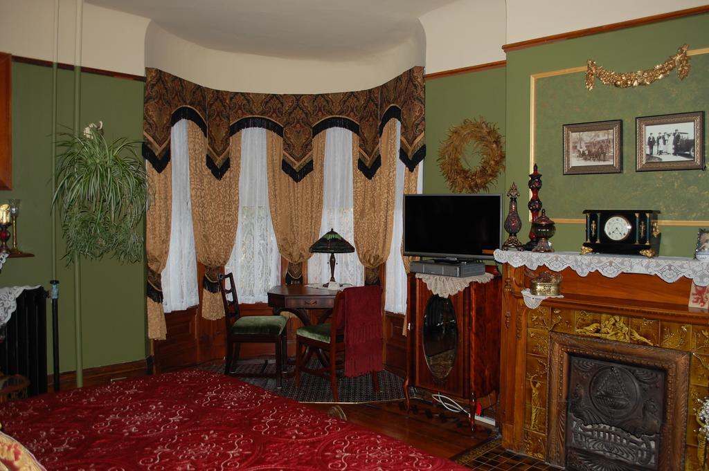 Schuster Mansion Bed & Breakfast ミルウォーキー 部屋 写真