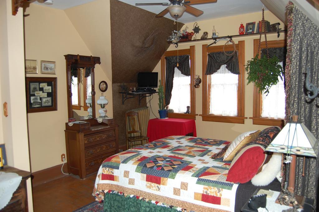 Schuster Mansion Bed & Breakfast ミルウォーキー 部屋 写真