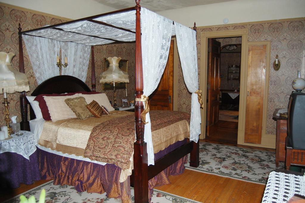 Schuster Mansion Bed & Breakfast ミルウォーキー 部屋 写真