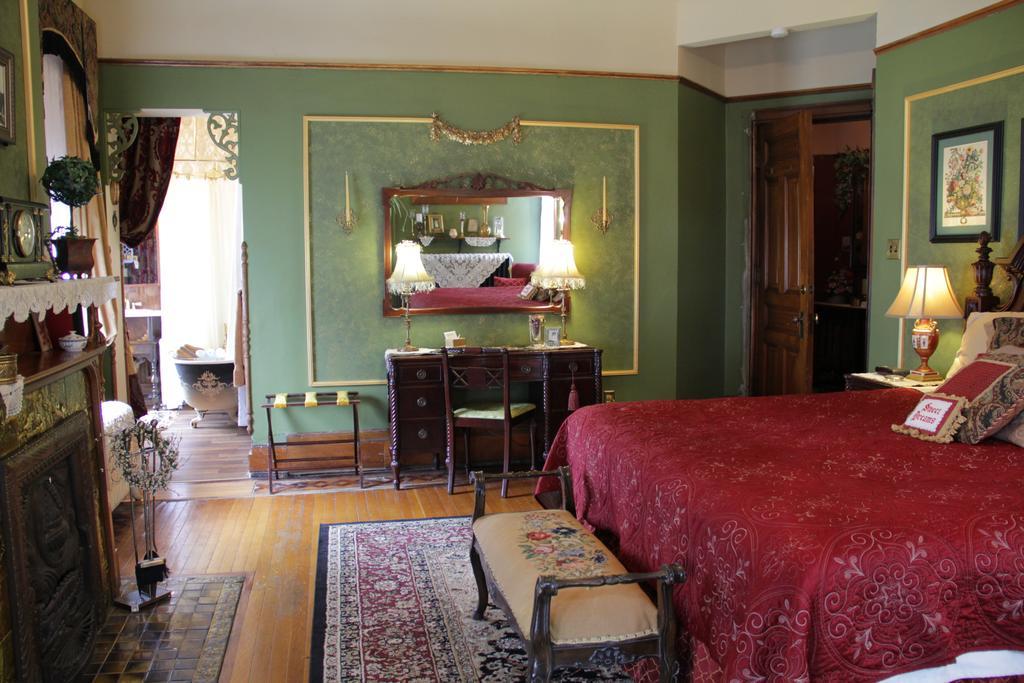 Schuster Mansion Bed & Breakfast ミルウォーキー 部屋 写真